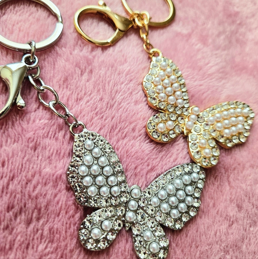 Elegant Butterfly Keychain/ Bag Charm (Set of 2) Goldtone/Silvertone